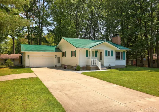 1st image of 110 Chippewa Trl, Prudenville, MI 48651 | MLS# 50217485