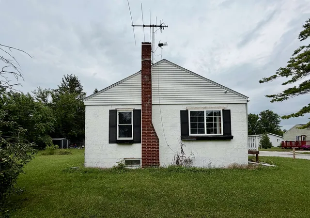 Photo 4 of Single family home for sale at 111 6th Street, Pinconning, MI 48650 | MLS# 50217843 | Listing updated on 2026-08-10