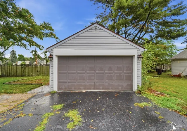 28th image of 624 Palmwood Ave, Monroe, MI 48161 | MLS# 50218177
