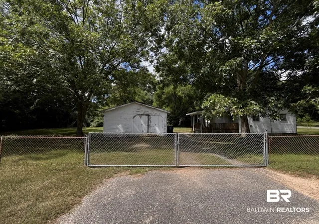 4th image of 1321 Hubert Pierce Rd, Mobile, AL 36608 | MLS# 407308