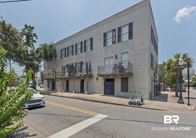 3rd image of 701 Dauphin St #Unit A, Mobile, AL 36602 | MLS# 391328