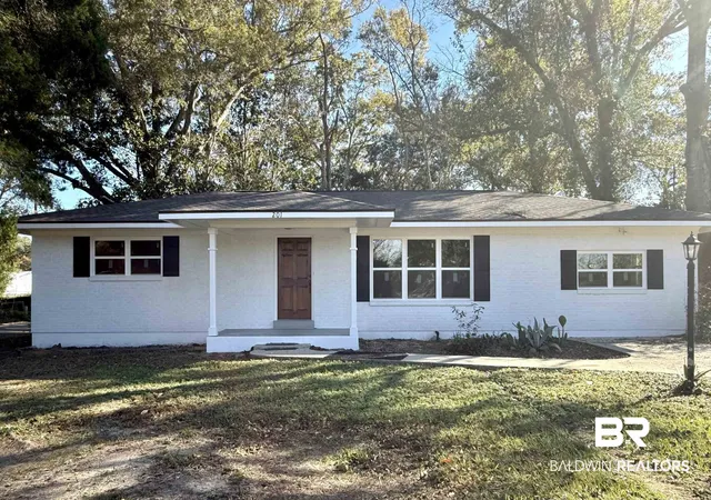 1st image of 201 S Stuart St, Foley, AL 36535 | MLS# 389096