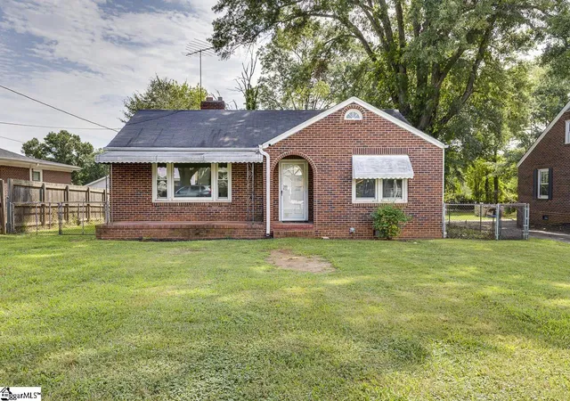 1st image of 15 Dargan St, Greenville, SC 29611 | MLS# 1600513