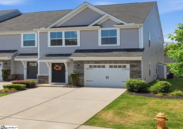 Townhouse for sale at 510 Huntingdale Pl, Simpsonville, SC 29681 | MLS# 1597319