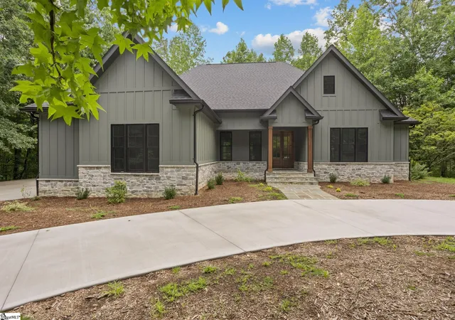 1st image of 328 Glen Hollow Rd, Travelers Rest, SC 29690 | MLS# 1580544