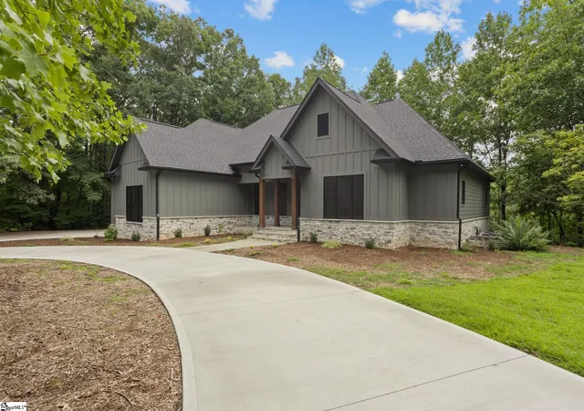 2nd image of 328 Glen Hollow Rd, Travelers Rest, SC 29690 | MLS# 1580544