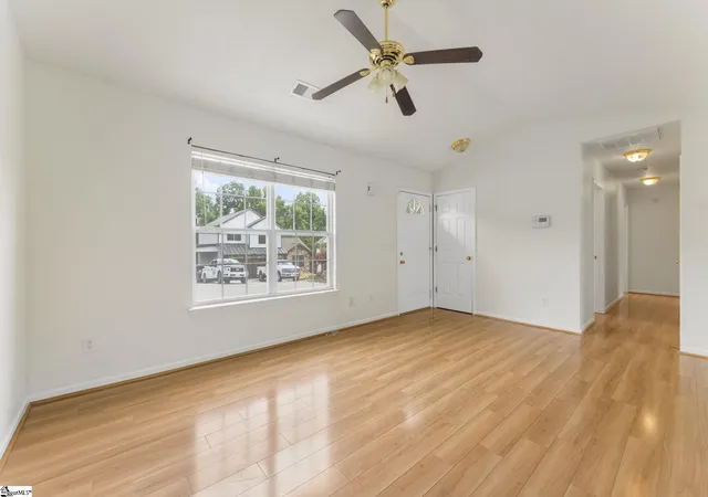 Photo 3 of Single family home for sale at 206 Juniper Leaf Wy, Greer, SC 29651 | MLS# 1600694 | Listing updated on 2026-08-17