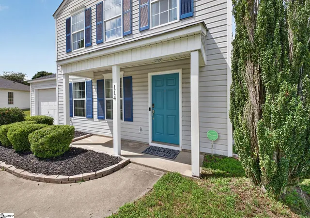 Photo 3 of Single family home for sale at 114 Kingsman Ct, Easley, SC 29642 | MLS# 1600411 | Listing updated on 2026-09-04