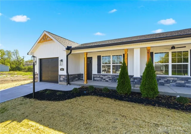 Photo 2 of Townhouse for sale at 90 Timber Crk Dr, Franklin, OH 45005 | MLS# 943240 | Listing updated on 2026-08-24