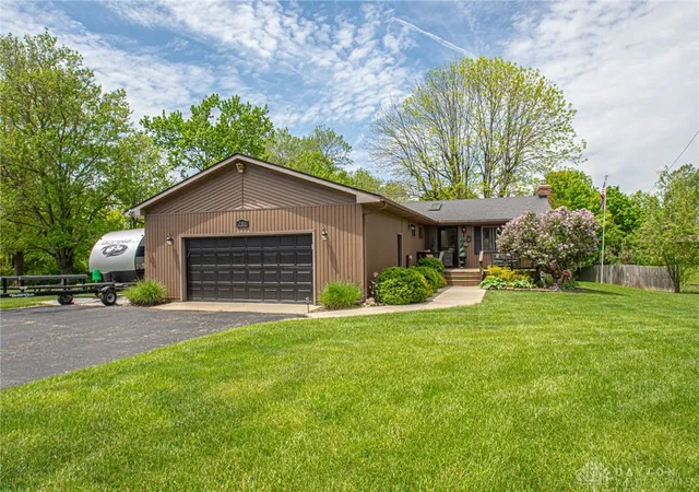 2nd image of 751 Lakengren Dr, Eaton, OH 45320 | MLS# 950774