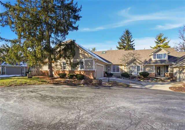 Photo 2 of Condo for sale at 25 Martingham Ct, Dayton, OH 45440 | MLS# 951423 | Listing updated on 2026-08-23
