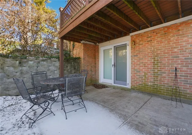 Listing Photo 2 - Condo for sale in building located at 25 Martingham Ct, Dayton, OH 45440 - Unit #