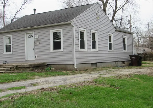 Photo 2 of Single family home for sale at 1902 Ontario Ave, Dayton, OH 45414 | MLS# 952749 | Listing updated on 2026-10-03