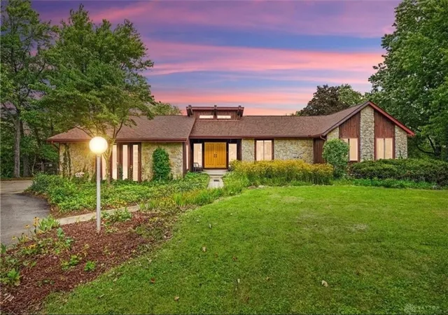 Photo 1 of Single family home for sale at 6725 Fishburg Rd, Dayton, OH 45424 | MLS# 954245 | Listing updated on 2026-08-18