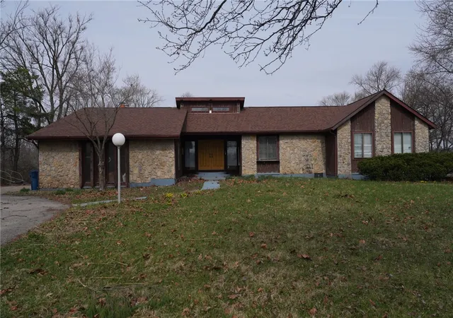 Photo 4 of Single family home for sale at 6725 Fishburg Rd, Dayton, OH 45424 | MLS# 954245 | Listing updated on 2026-08-18