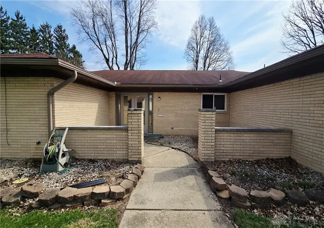 Photo 2 of Sale Pending at 3306 Burgoyne Dr, Dayton, OH 45405 | MLS# 954707 | Listing updated on 2026-08-25