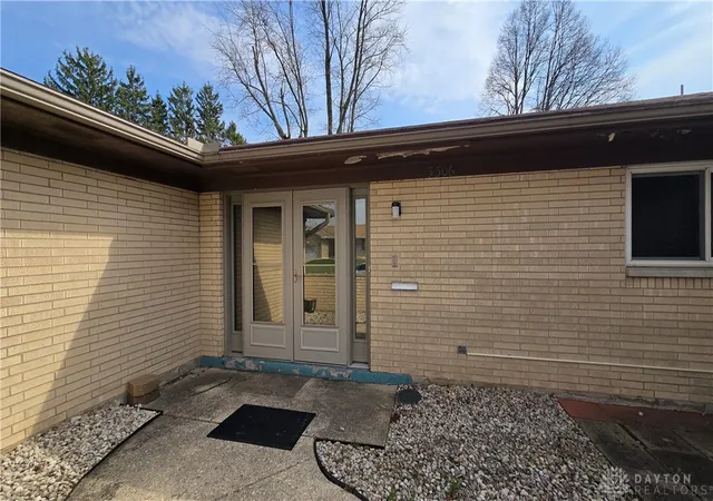 Photo 3 of Sale Pending at 3306 Burgoyne Dr, Dayton, OH 45405 | MLS# 954707 | Listing updated on 2026-08-25