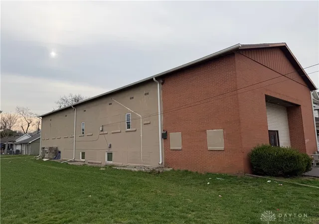 Listing Photo 3 - Condo for sale in building located at 409 Crawford St, Middletown, OH 45044