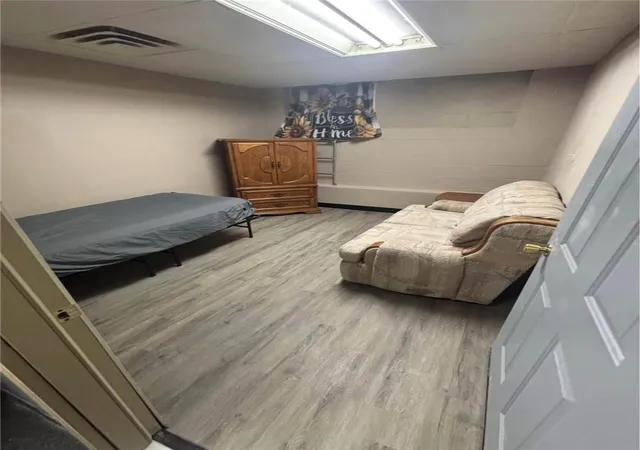 Listing Photo 2 - Condo for sale in building located at 409 Crawford St, Middletown, OH 45044 - Unit #