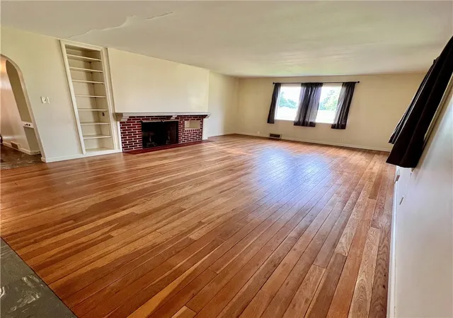 2nd image of 421 E Main St, Saint Paris, OH 43072 | MLS# 957333