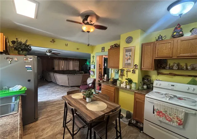 Photo 4 of Single family home for sale at 150 S Kensington Pl, Springfield, OH 45504 | MLS# 957936 | Listing updated on 2026-08-19