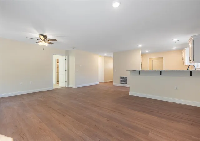 4th image of 137 Pebble Creek Dr, Eaton, OH 45320 | MLS# 957646