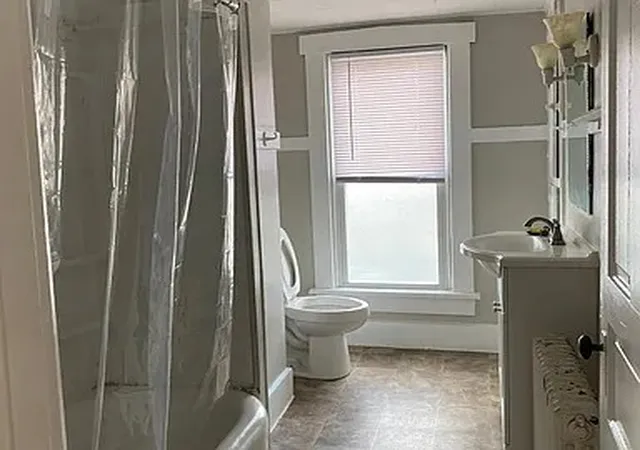 Listing Photo 3 - Condo for sale in building located at 40 Maylan Dr, Dayton, OH 45405