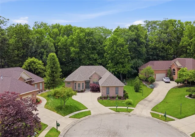 Photo 2 of Single family home for sale at 1901 N Regent Park Dr, Bellbrook, OH 45305 | MLS# 961268 | Listing updated on 2026-08-24