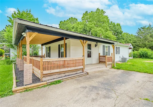 Photo 2 of Sale Pending at 640 Prince Albert Blvd, Dayton, OH 45404 | MLS# 961311 | Listing updated on 2026-08-18