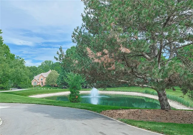 Listing Photo 2 - Condo for sale in building located at 614 Summer Breeze Ct, Dayton, OH 45429 - Unit #