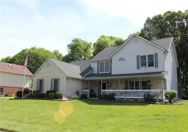 3rd image of 1070 Winston Ln, Tipp City, OH 45371 | MLS# 962302