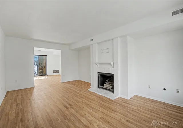 Photo 5 of Condo for sale at 4535 Lansmore Dr, Dayton, OH 45415 | MLS# 962305 | Listing updated on 2026-08-19