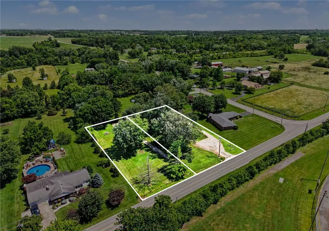2nd image of 3730 Greentree Rd, Lebanon, OH 45036 | MLS# 962019