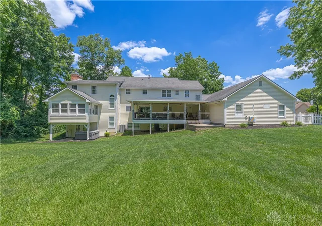 3rd image of 105 Heatherwoode Cir, Springboro, OH 45066 | MLS# 962448