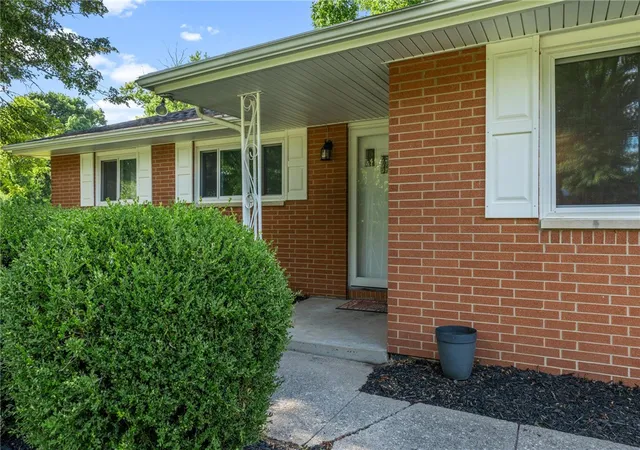 Photo 2 of Sale Pending at 991 Stanwick Dr, Beavercreek, OH 45430 | MLS# 962666 | Listing updated on 2026-08-25