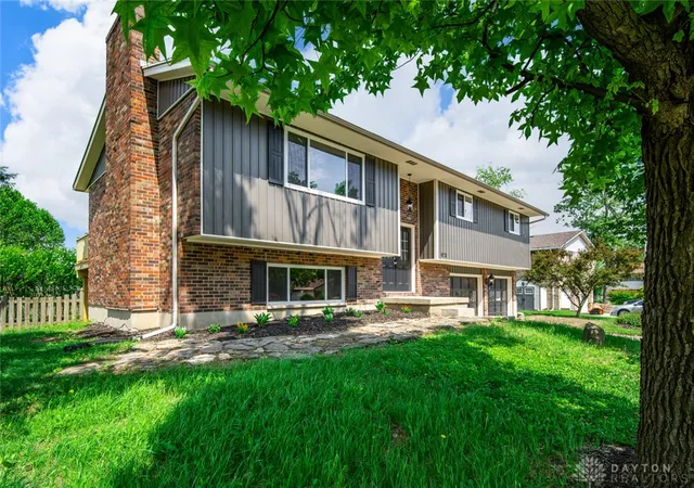 1st image of 1021 Bermuda Dr, Miamisburg, OH 45342 | MLS# 962699