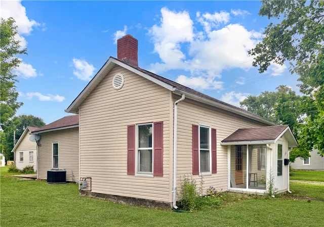 1st image of 118 E Mechanic St, Eaton, OH 45320 | MLS# 962901