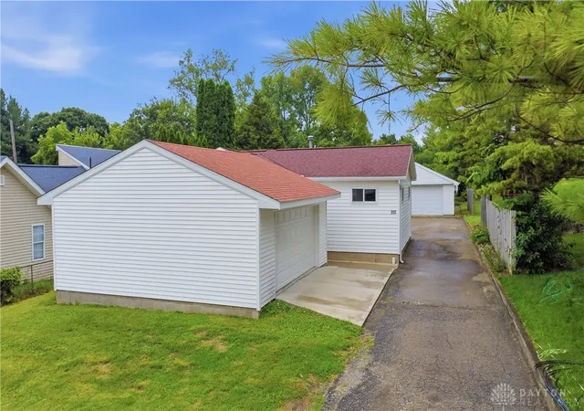 2nd image of 310 N Gebhart Church Rd, Miamisburg, OH 45342 | MLS# 962899