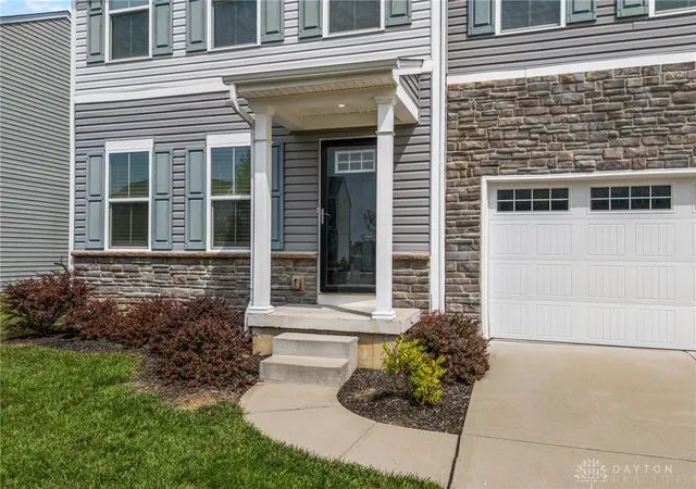 Photo 2 of Sale Pending at 2814 Kingman Dr, Xenia, OH 45385 | MLS# 961930 | Listing updated on 2026-08-18