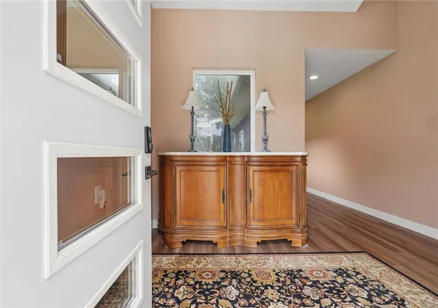 Photo 4 of Single family home for sale at 1300 E Choctaw Dr, London, OH 43140 | MLS# 963130 | Listing updated on 2026-10-07