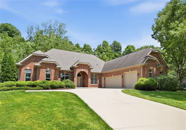 3rd image of 1529 Clear Brook Dr, Dayton, OH 45440 | MLS# 963239