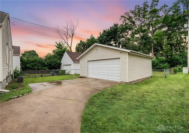 2nd image of 2901 Lansing Dr, Dayton, OH 45420 | MLS# 962996