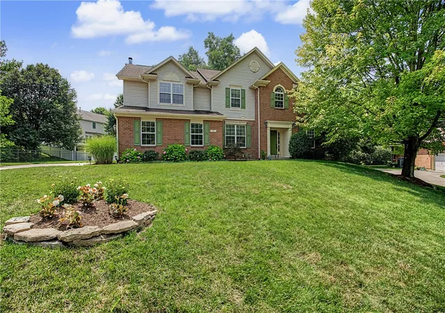 2nd image of 25 Clay Manor Ct, Springboro, OH 45066 | MLS# 963346