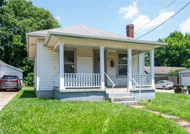 2nd image of 917 Delaware Ave, Middletown, OH 45044 | MLS# 963291