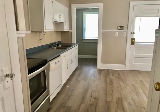 Listing Photo 4 - Condo for sale in building located at 900 Bowen St, Dayton, OH 45410