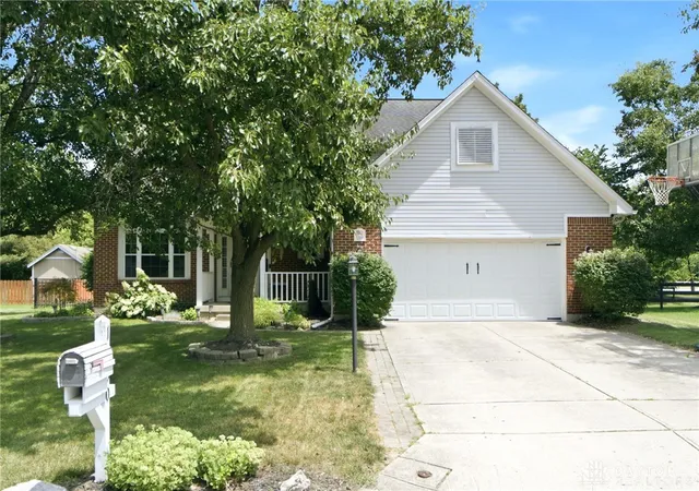 Photo 3 of Single family home for sale at 1300 Whitetail Dr, Fairborn, OH 45324 | MLS# 963770 | Listing updated on 2026-08-17