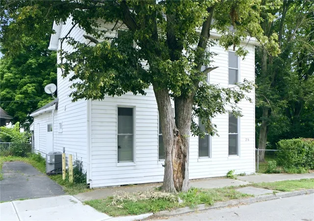 Photo 3 of Single family home for sale at 258 E Center St, Germantown, OH 45327 | MLS# 963835 | Listing updated on 2026-08-23