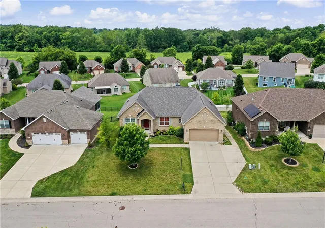 2nd image of 35 Louise Dr, Springboro, OH 45066 | MLS# 963793