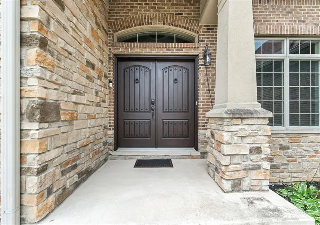 Photo 3 of Sale Pending at 2314 Crestridge Dr, Dayton, OH 45414 | MLS# 963920 | Listing updated on 2026-08-19