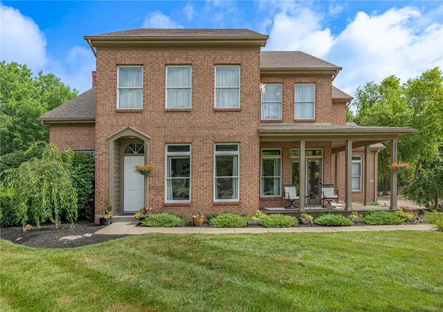 2nd image of 130 Edinburgh Dr, Springboro, OH 45066 | MLS# 963941